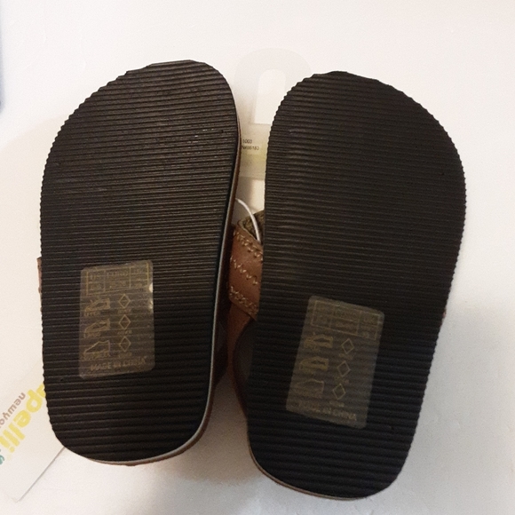 NWT Capelli New York Boys Brown Flip-flops - Picture 4 of 4
